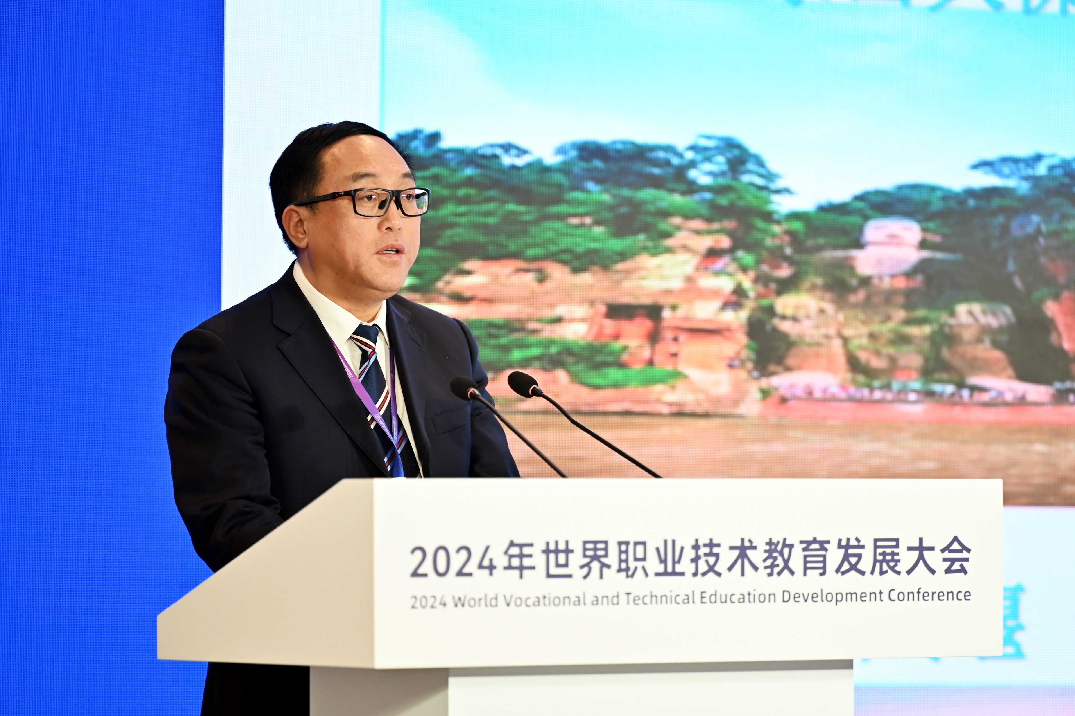 ABFA5C64B7122D4CF5E2006AE89_A587CA62_1F9E18.jpg?e= 尊龙Z6官方网站