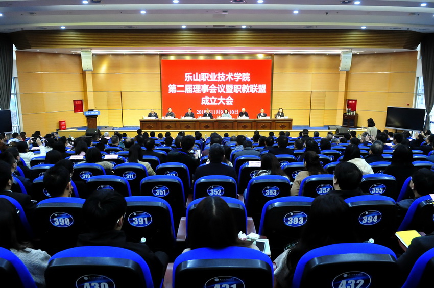 1A7B5774183A05191B8A532EF8C_1B50D6D6_33209.jpg?e= 1A7B5774183A05191B8A532EF8C_1B50D6D6_33209.jpg?e=