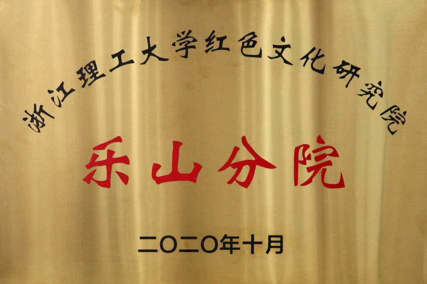 457ED6E90039F8D3BD15E9F9ECF_8DC472C5_233C4.jpg?e= 457ED6E90039F8D3BD15E9F9ECF_8DC472C5_233C4.jpg?e=